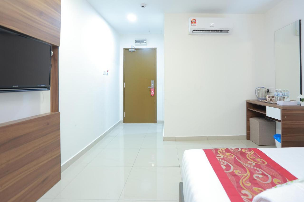 Deluxe Queen Room,966980515:JPEG